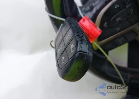 2015 Jeep Grand Cherokee Overland z USA, uszkodzony, nr VIN 1C4RJFCG7FC623364